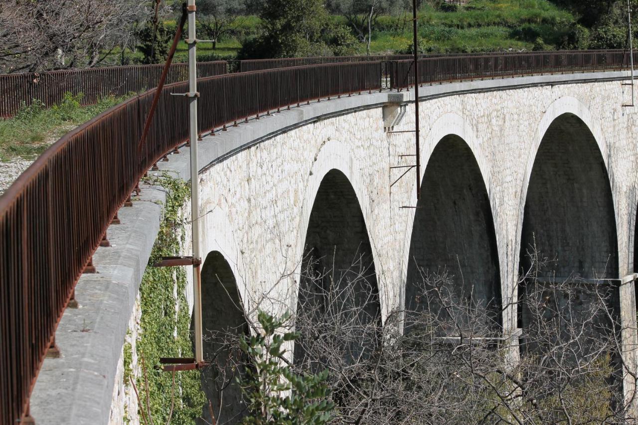 Au Pied Des Baous Panzió Vence Kültér fotó
