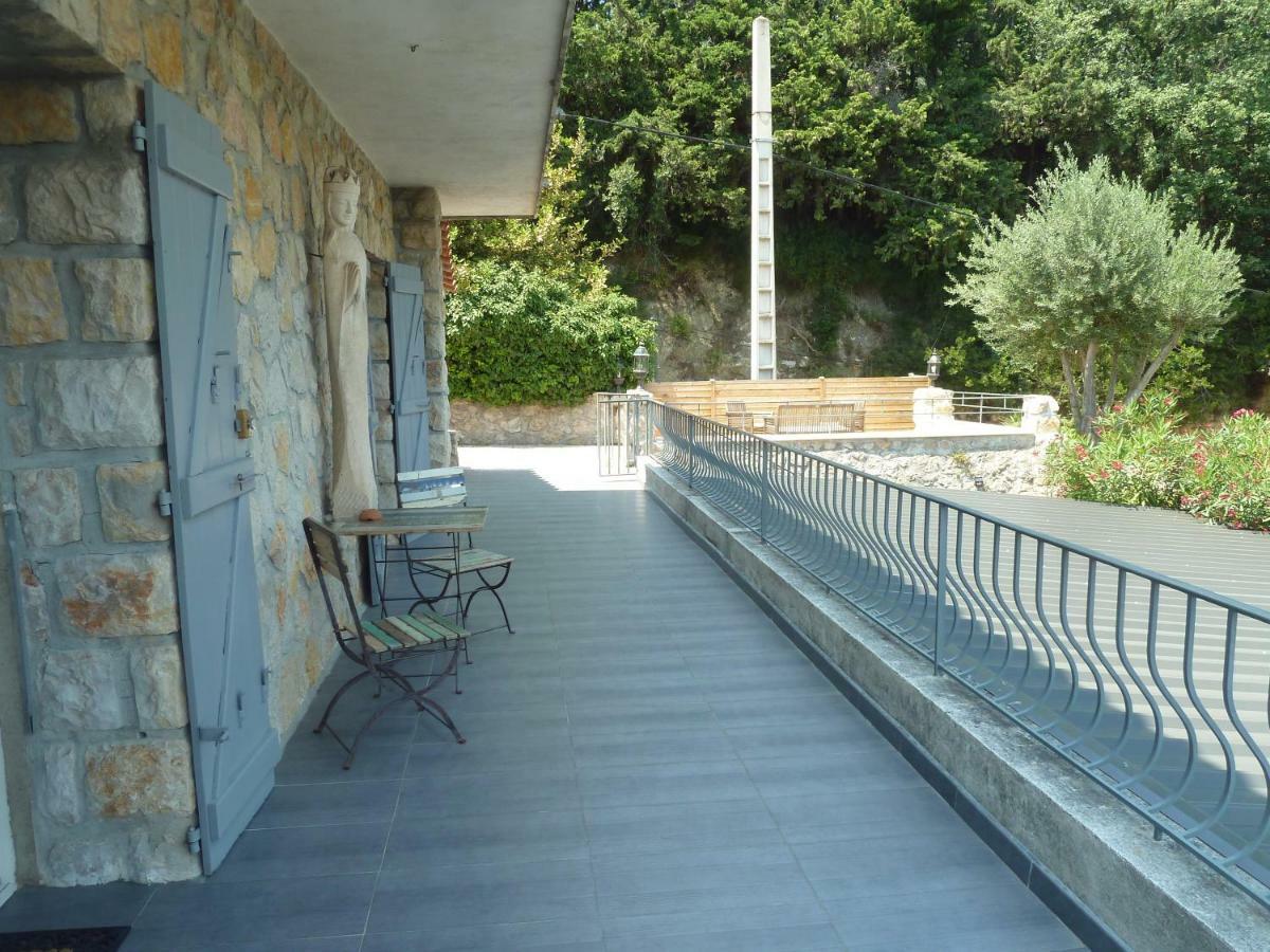 Au Pied Des Baous Panzió Vence Kültér fotó